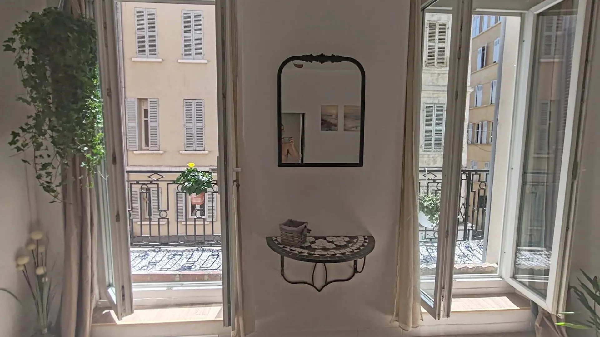 アパート マルセイユT3 Grand Balcon Au Coeur Du Vieux Portアパートメント